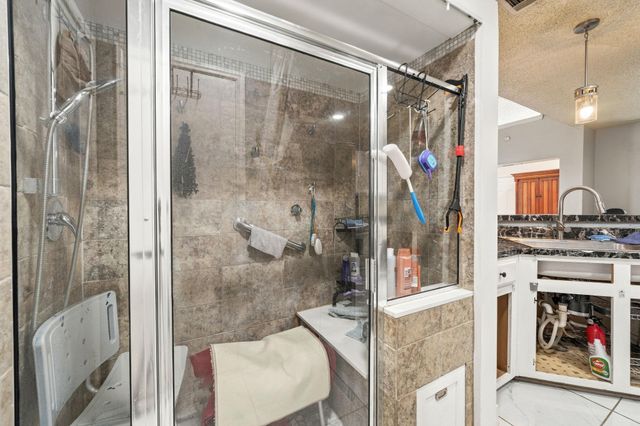 1315 E Logan ST, Round Rock, TX 78664