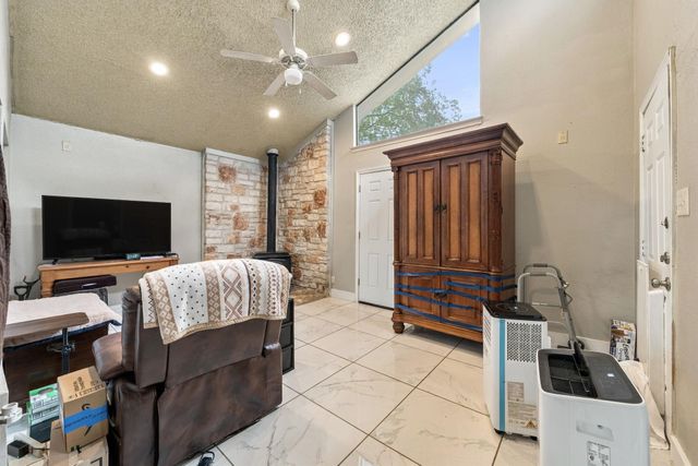 1315 E Logan ST, Round Rock, TX 78664