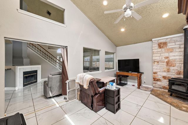 1315 E Logan ST, Round Rock, TX 78664