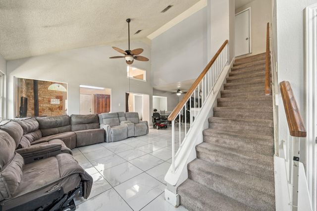 1315 E Logan ST, Round Rock, TX 78664