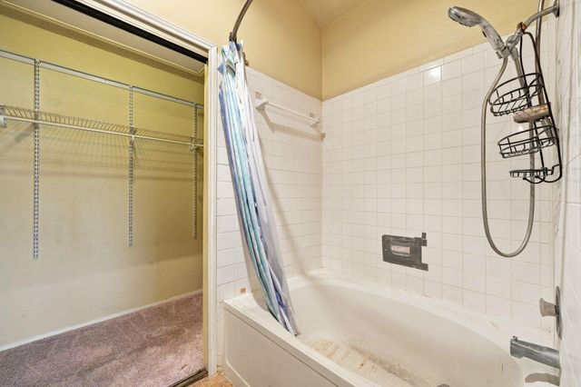 1315 E Logan ST, Round Rock, TX 78664
