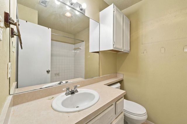 1315 E Logan ST, Round Rock, TX 78664