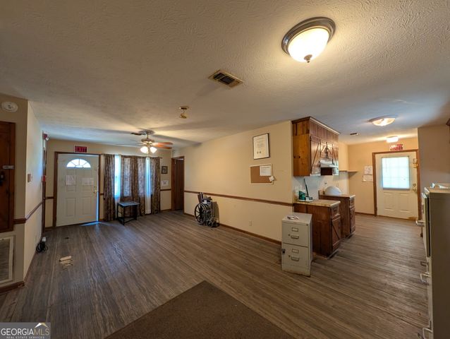 715 Charles Street, Ailey, GA 30410