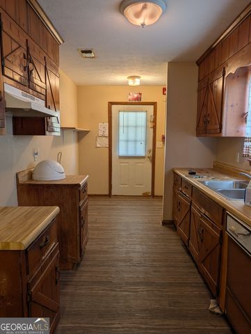 715 Charles Street, Ailey, GA 30410