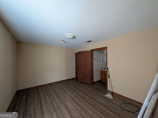 715 Charles Street, Ailey, GA 30410