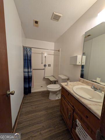 715 Charles Street, Ailey, GA 30410
