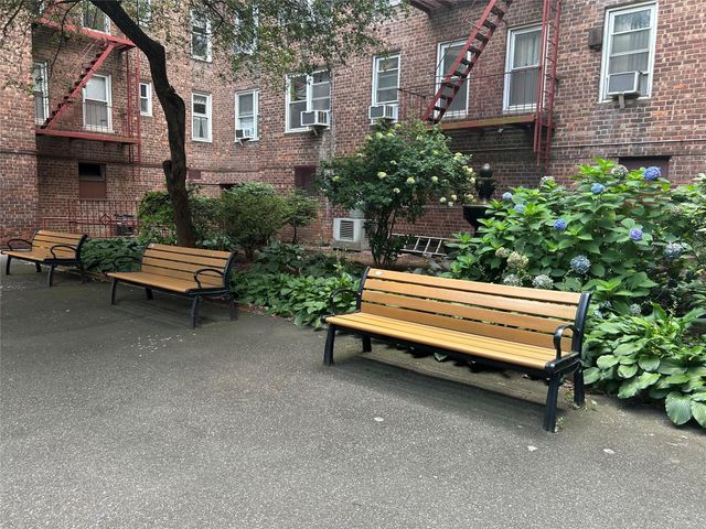 33-05 90 Street 4K, Jackson Heights, NY 11372