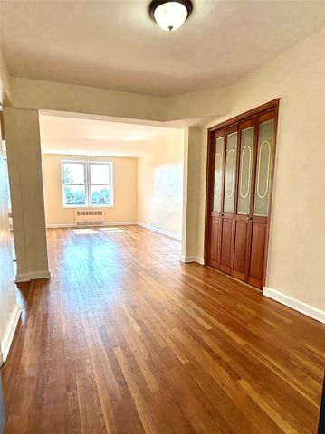 33-05 90 Street 4K, Jackson Heights, NY 11372