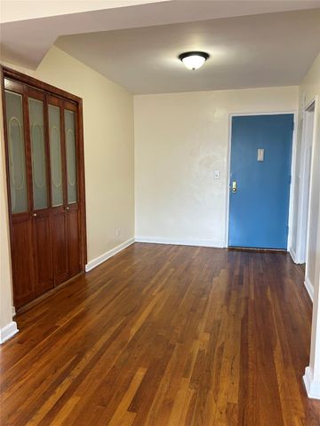 33-05 90 Street 4K, Jackson Heights, NY 11372