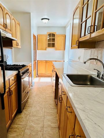 33-05 90 Street 4K, Jackson Heights, NY 11372