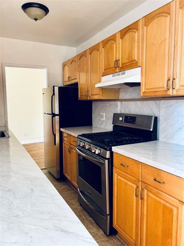 33-05 90 Street 4K, Jackson Heights, NY 11372
