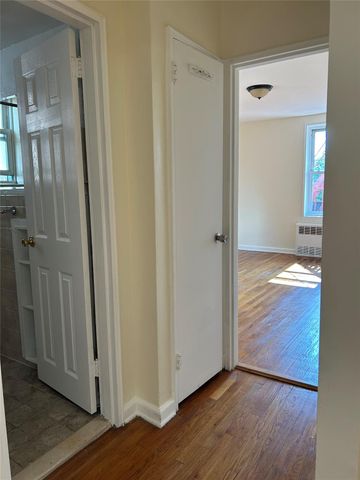 33-05 90 Street 4K, Jackson Heights, NY 11372