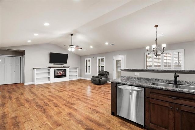222 Gilmore Circle SW, Calhoun, GA 30701