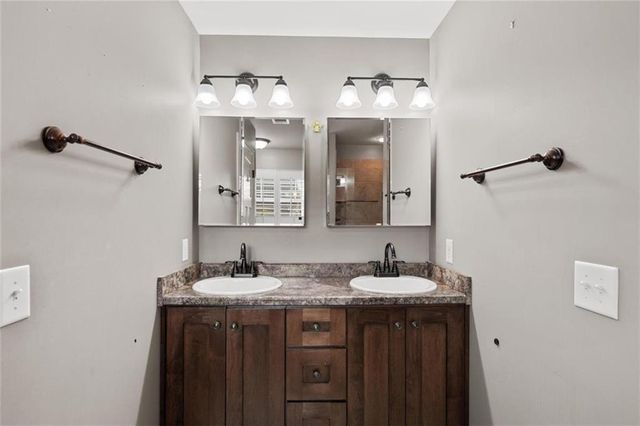 222 Gilmore Circle SW, Calhoun, GA 30701