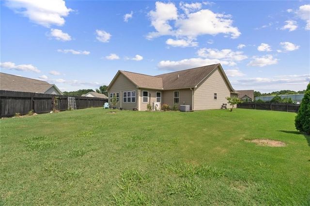 222 Gilmore Circle SW, Calhoun, GA 30701