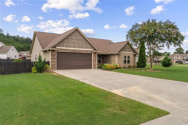 222 Gilmore Circle SW, Calhoun, GA 30701