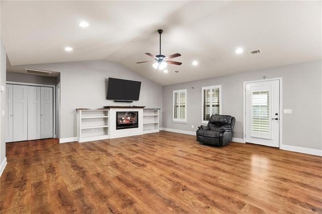 222 Gilmore Circle SW, Calhoun, GA 30701