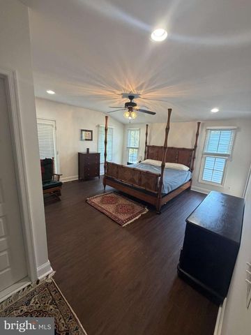 209 PRINCE EDWARD ST, Fredericksburg, VA 22401