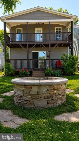 209 PRINCE EDWARD ST, Fredericksburg, VA 22401