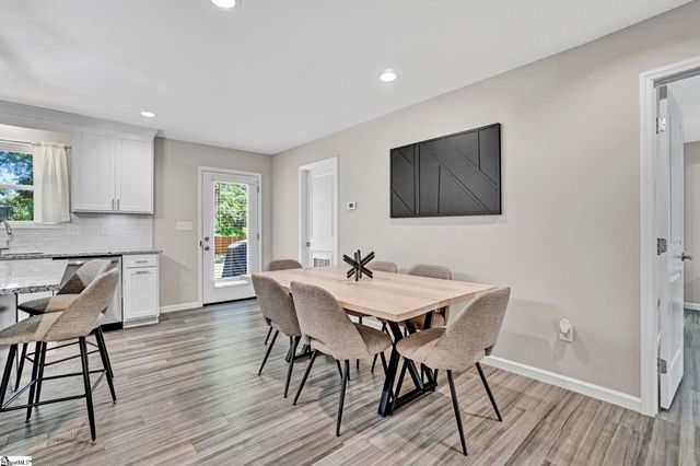 122 W 3rd Avenue, Easley, SC 29640