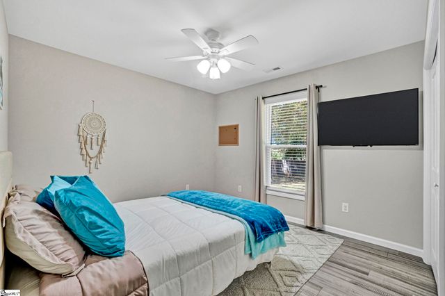 122 W 3rd Avenue, Easley, SC 29640