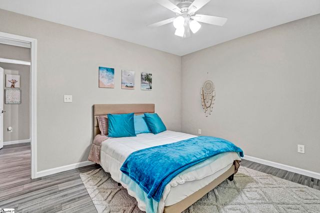 122 W 3rd Avenue, Easley, SC 29640