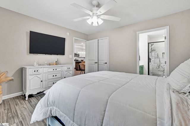 122 W 3rd Avenue, Easley, SC 29640