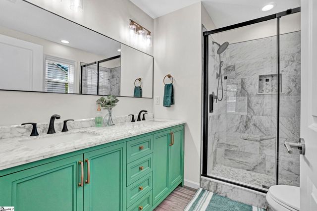 122 W 3rd Avenue, Easley, SC 29640