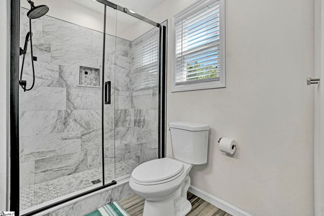 122 W 3rd Avenue, Easley, SC 29640