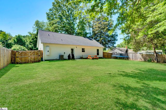 122 W 3rd Avenue, Easley, SC 29640