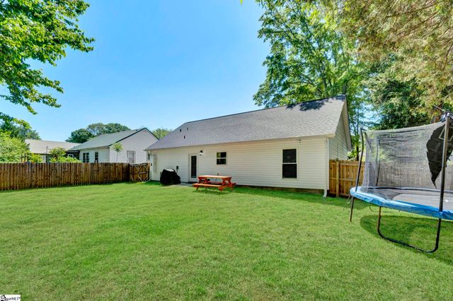 122 W 3rd Avenue, Easley, SC 29640