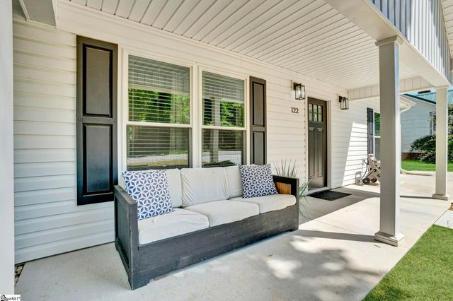 122 W 3rd Avenue, Easley, SC 29640