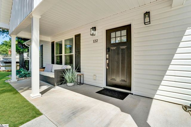 122 W 3rd Avenue, Easley, SC 29640