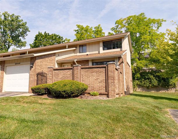 2846 Trailwood Drive, Rochester Hills, MI 48309