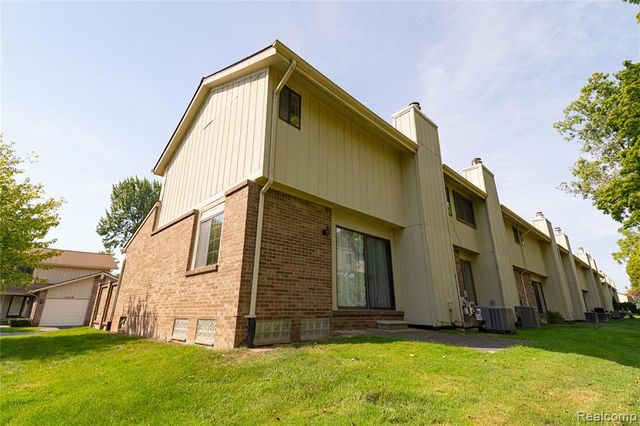 2846 Trailwood Drive, Rochester Hills, MI 48309