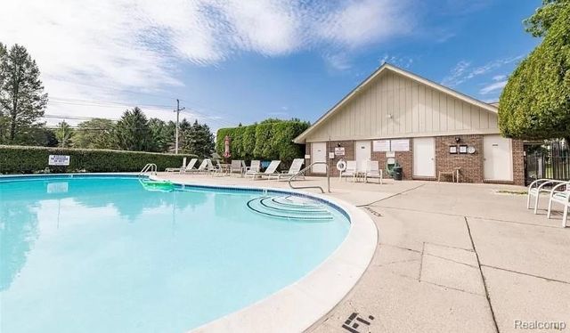 2846 Trailwood Drive, Rochester Hills, MI 48309