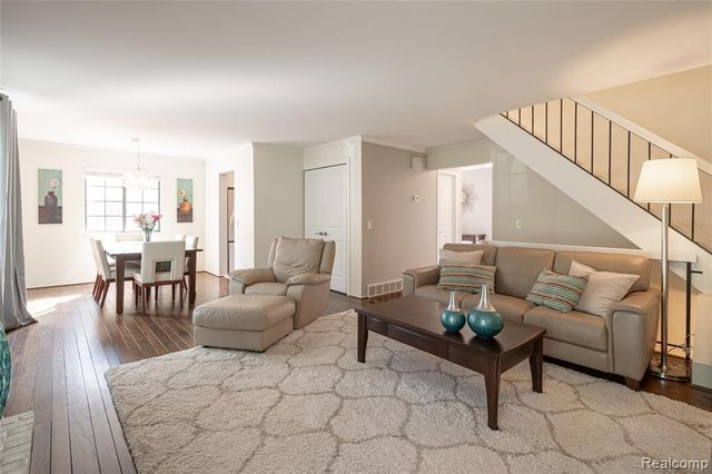 2846 Trailwood Drive, Rochester Hills, MI 48309