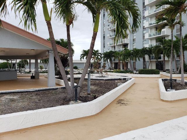 13499 Biscayne Boulevard 1105, North Miami, FL 33181