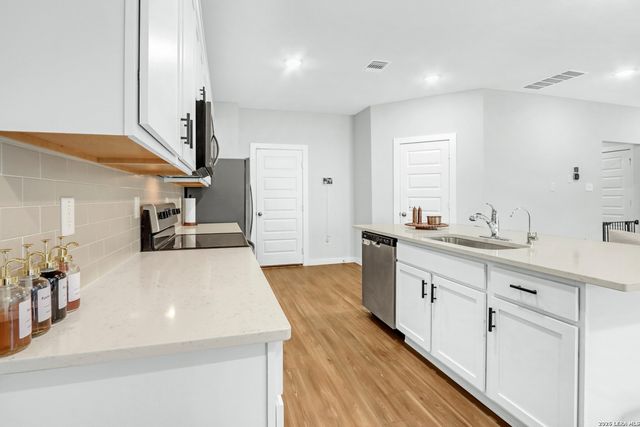 14543 Camino Way, San Antonio, TX 78253