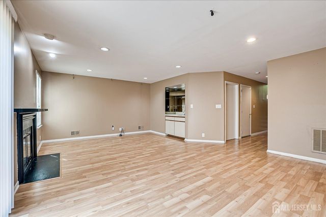 3902 Spring Brook Drive, Edison, NJ 08820