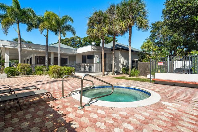 1228 S Military Trail 2126, Deerfield Beach, FL 33442