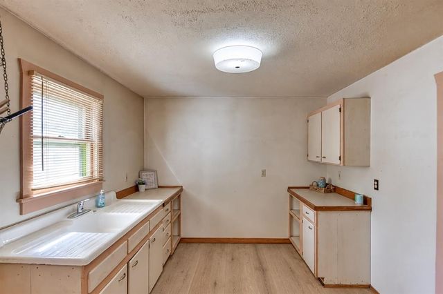 960636 S 3352 Road, Wellston, OK 74881