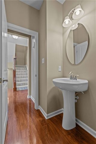 118 Maple Ridge Dr, Cecil, PA 15317