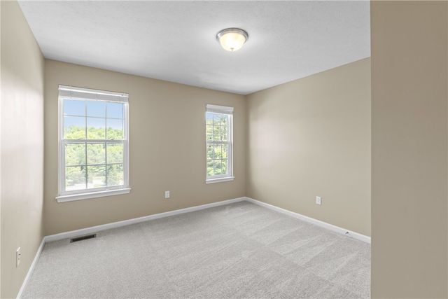 118 Maple Ridge Dr, Cecil, PA 15317