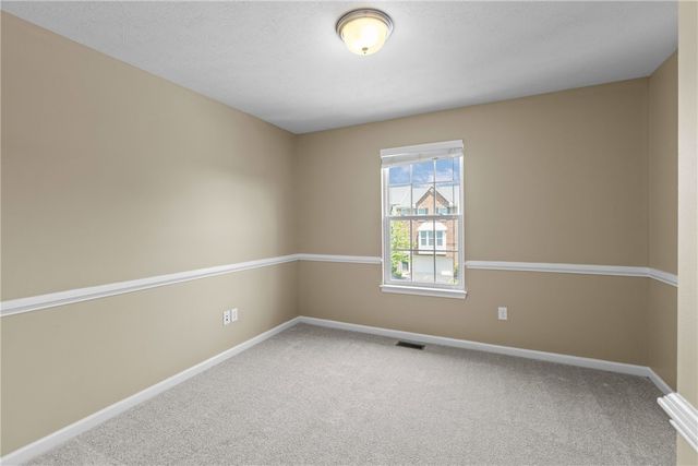 118 Maple Ridge Dr, Cecil, PA 15317