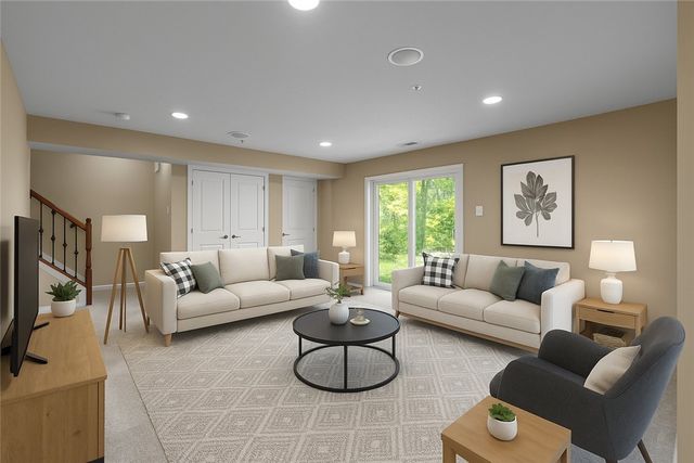 118 Maple Ridge Dr, Cecil, PA 15317