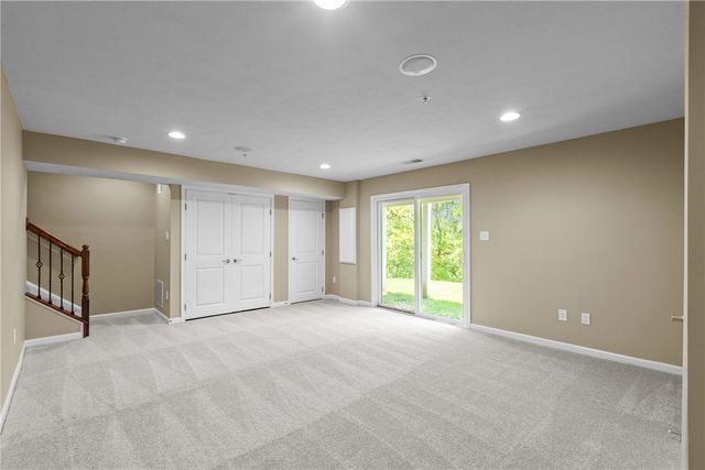 118 Maple Ridge Dr, Cecil, PA 15317