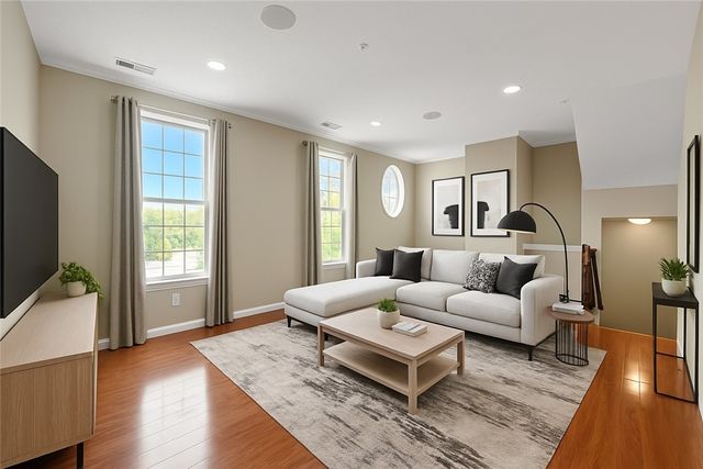 118 Maple Ridge Dr, Cecil, PA 15317