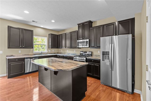 118 Maple Ridge Dr, Cecil, PA 15317