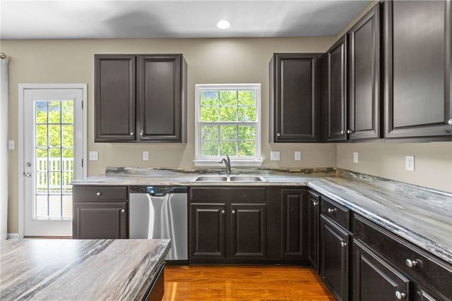 118 Maple Ridge Dr, Cecil, PA 15317